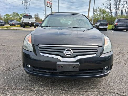 Used 2008 Nissan Altima 3.5 SE w/ Sport Pkg FWD image 2