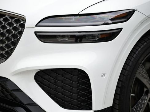 Used 2025 Genesis GV70 3.5T Sport w/ Sport Advanced Package image 13