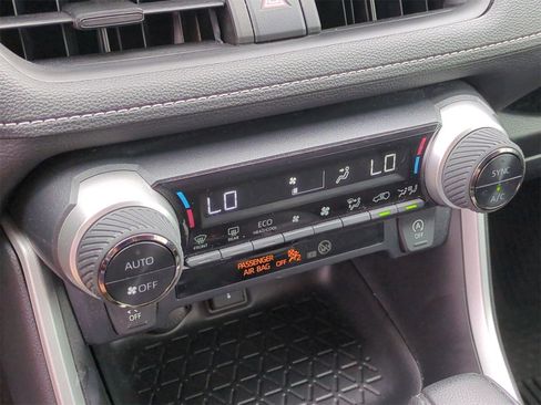 Used 2022 Toyota RAV4 XLE w/ Convenience Package image 19