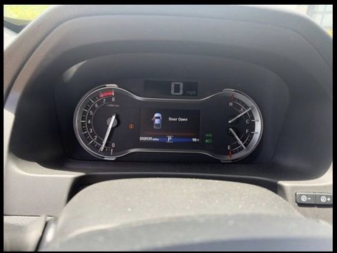 Used 2023 Honda Ridgeline Sport image 6
