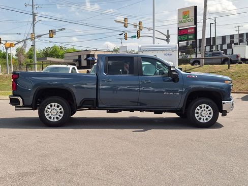 New 2026 Chevrolet Silverado 2500 LT w/ All Star Edition AWD/4WD image 9