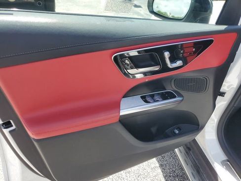 Used 2025 Mercedes-Benz GLC 300 4MATIC image 20