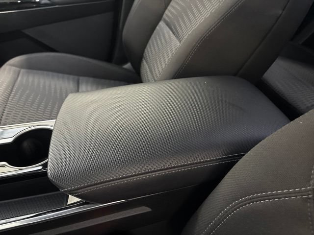 Used 2025 Chevrolet Equinox LT AWD/4WD image 24