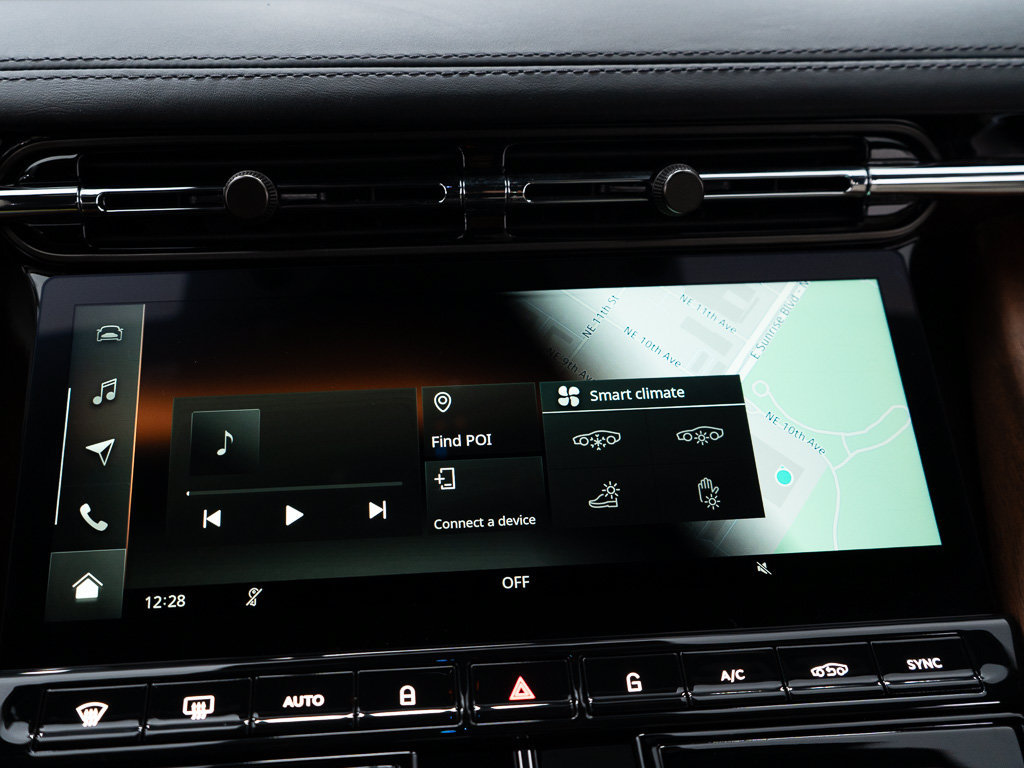 Used 2024 Aston Martin DB12 Convertible RWD image 40