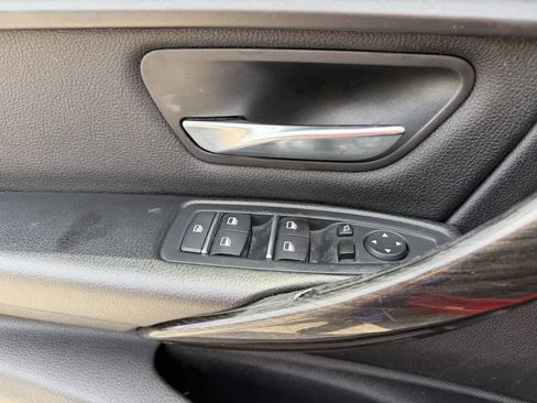 Used 2017 BMW 320i Sedan RWD image 13