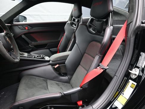 Certified 2024 Porsche 911 GT3 RS RWD image 5