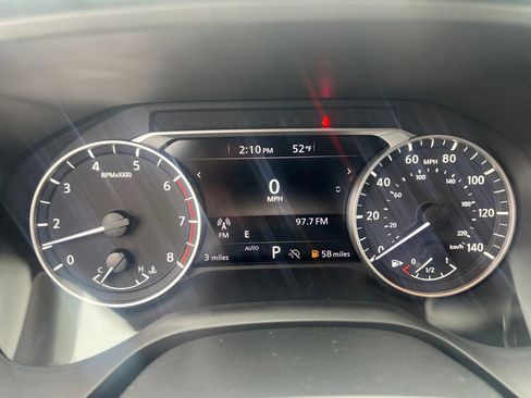 Used 2025 Nissan Rogue S AWD/4WD image 17