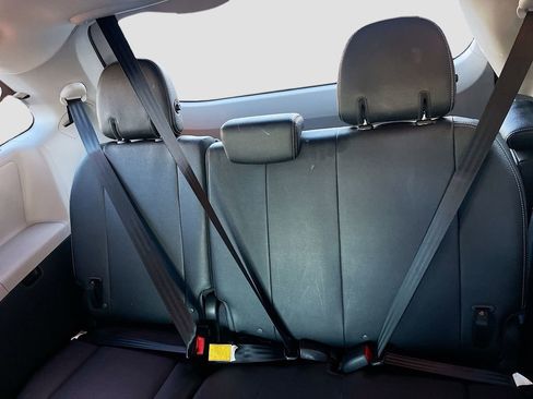 Used 2020 Toyota Sienna SE w/ Carpet Mat Package FWD image 25
