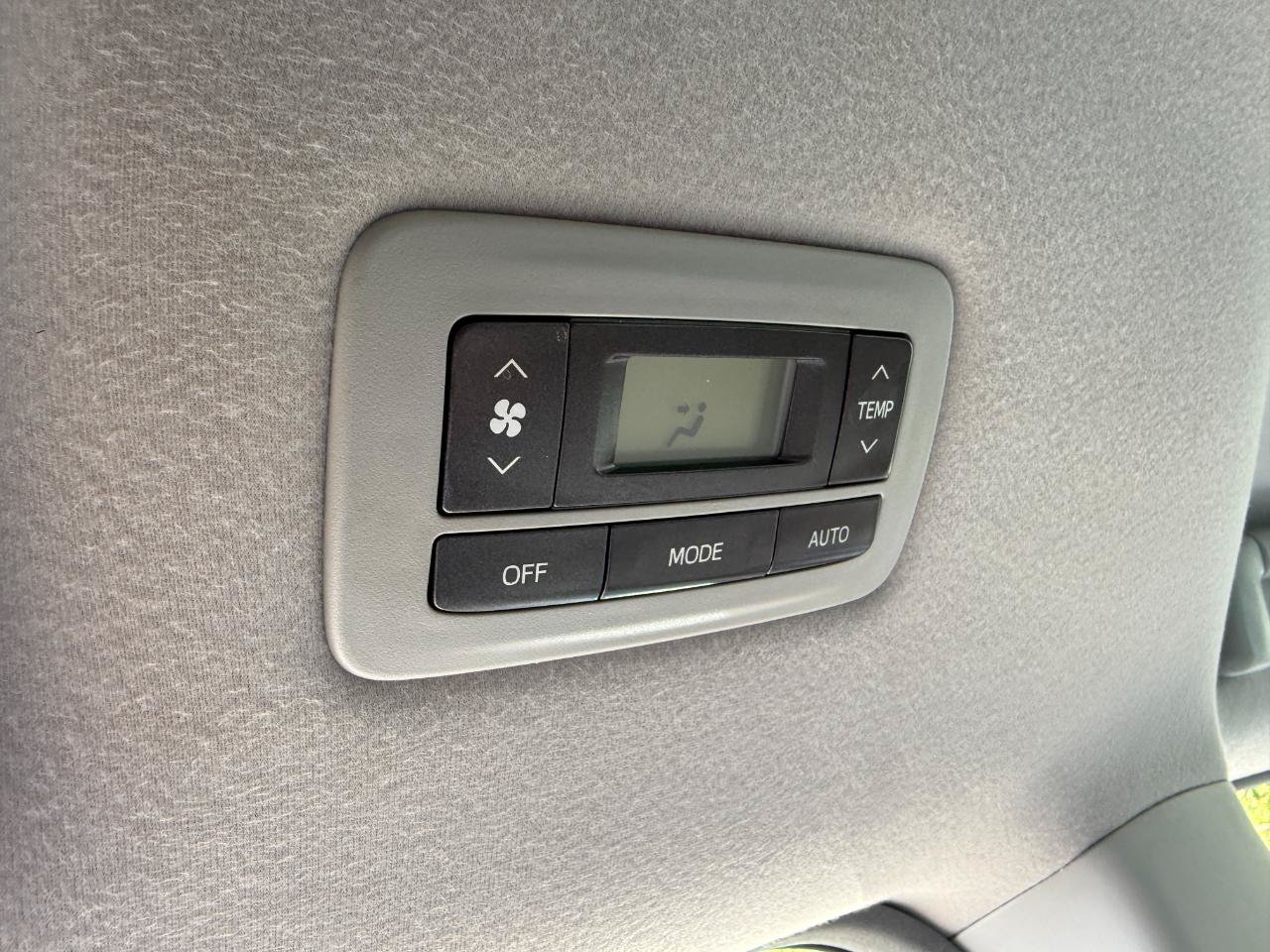 Used 2013 Toyota Sienna XLE w/ Entertainment Pkg FWD image 32