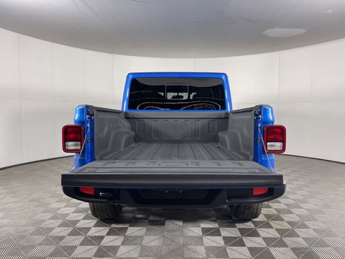 Used 2024 Jeep Gladiator Sport image 6