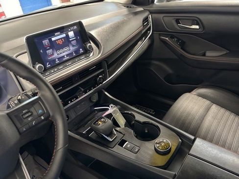 Used 2025 Nissan Rogue SV w/ Rock Creek Premium Package AWD/4WD image 30