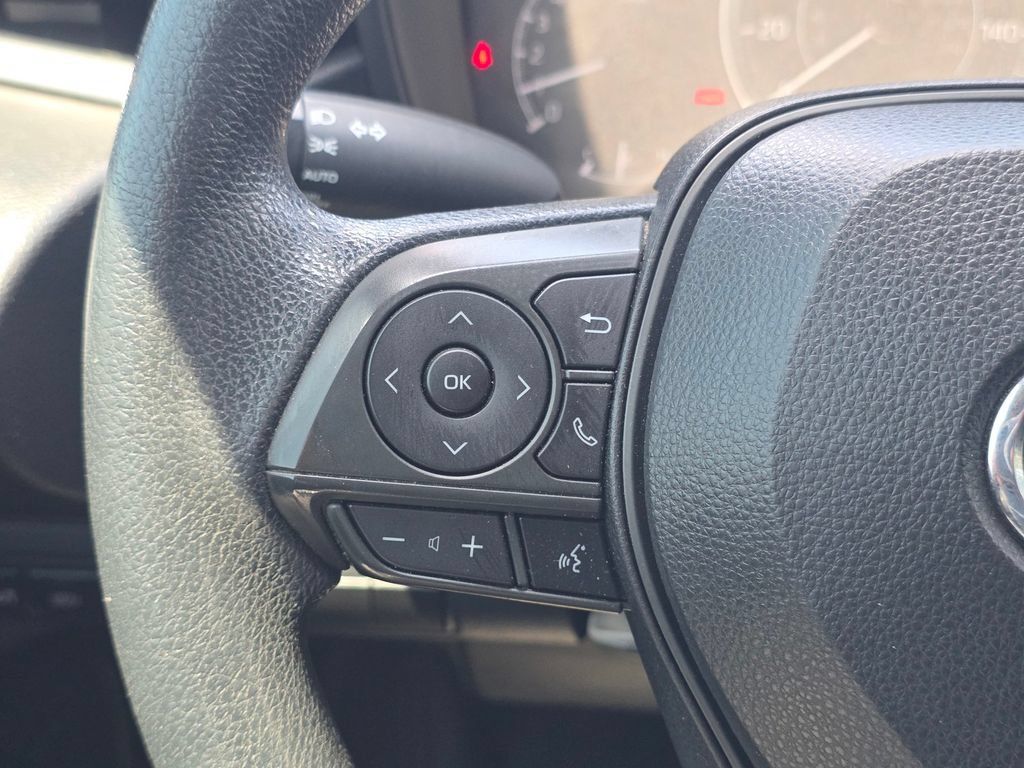 Used 2021 Toyota Corolla LE FWD image 34