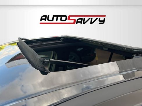 Used 2023 Chevrolet Traverse RS AWD/4WD image 23