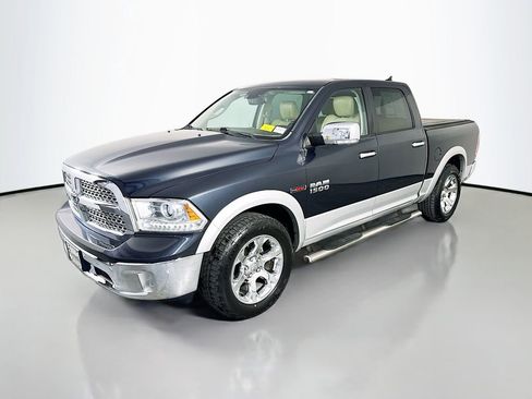 Used 2016 RAM 1500 Laramie w/ Convenience Group AWD/4WD image 3