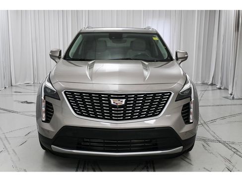 Used 2022 Cadillac XT4 Premium Luxury w/ Enhanced Visibility Package AWD/4WD image 3