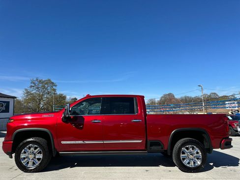 Used 2024 Chevrolet Silverado 3500 High Country w/ High Country Premium Package AWD/4WD image 4