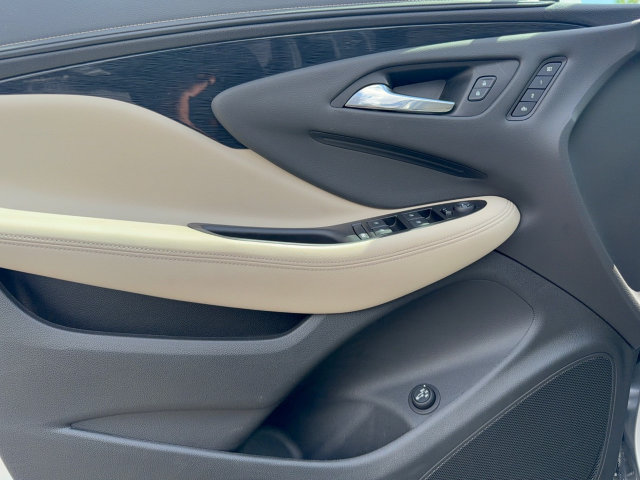 Used 2018 Buick Envision Essence FWD image 12