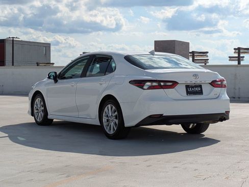 Used 2023 Toyota Camry LE image 5