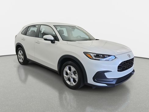 Certified 2025 Honda HR-V LX image 3