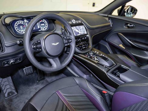 Used 2024 Aston Martin DBX 707 image 3