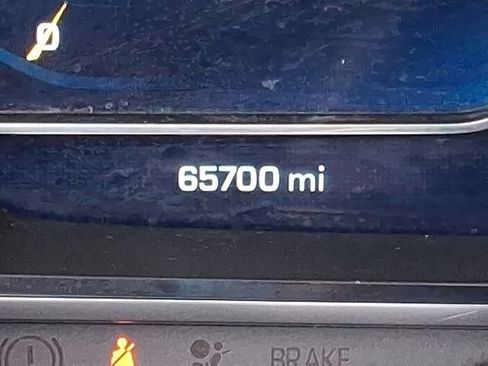 Used 2022 Chevrolet Suburban LT image 21