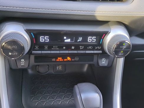 Used 2024 Toyota RAV4 XLE FWD image 19
