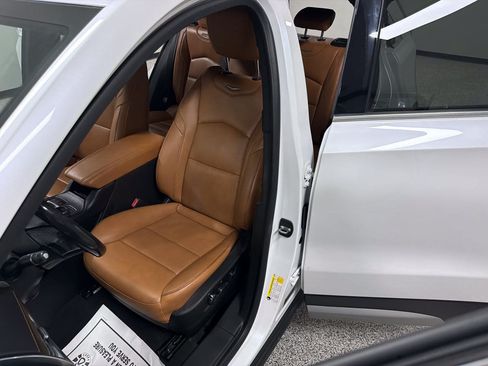 Used 2019 Cadillac XT4 Premium Luxury FWD image 12