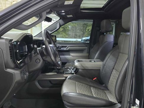 Used 2022 Chevrolet Silverado 1500 ZR2 w/ Technology Package image 20