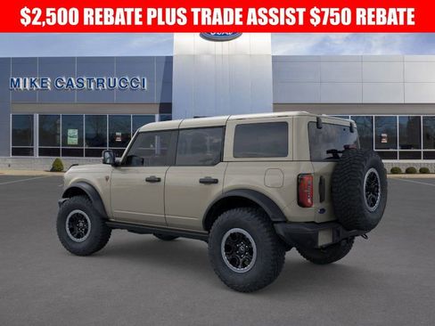 New 2025 Ford Bronco Badlands image 4