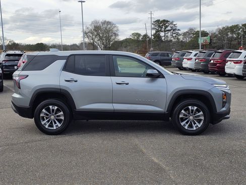 Used 2025 Chevrolet Equinox LT image 7