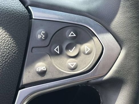 Certified 2023 Chevrolet Traverse LT FWD image 24
