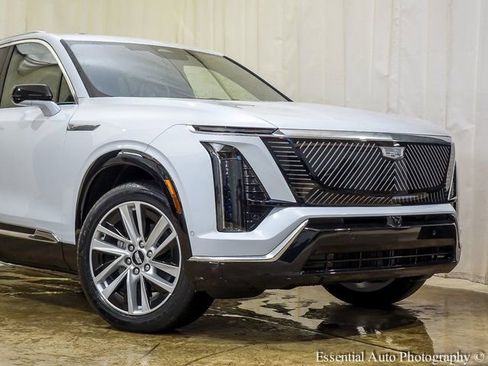 New 2026 Cadillac Vistiq Luxury image 2