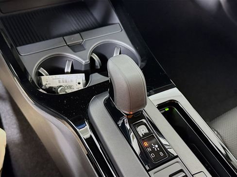 New 2026 Toyota Prius Plug-In Hybrid FWD image 11