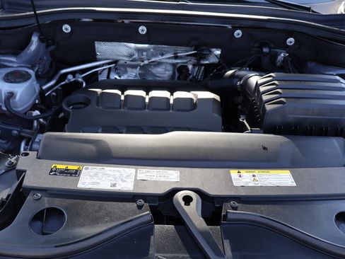Used 2025 Volkswagen Atlas SEL AWD/4WD image 46