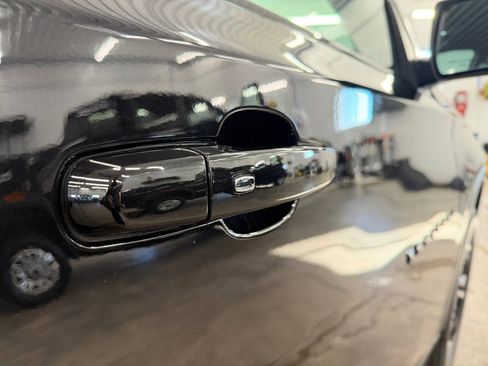 Used 2023 Chevrolet Traverse LT w/ Midnight/Sport Edition image 31