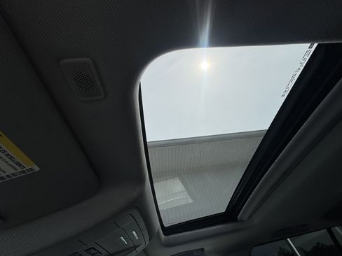 Used 2019 GMC Yukon XL SLT AWD/4WD image 19