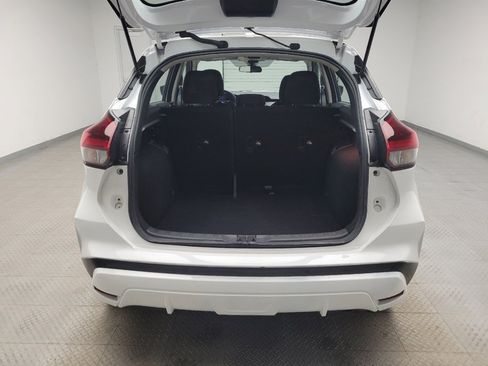 Used 2022 Nissan Kicks S image 29