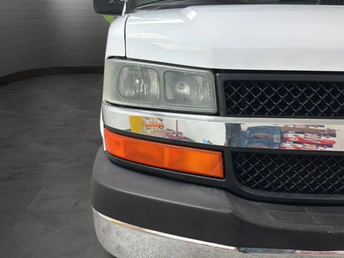 Used 2004 Chevrolet Express 3500 Extended Passenger w/ LS Preferred Equipment Group RWD image 31