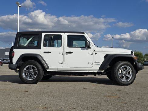 Used 2021 Jeep Wrangler Unlimited Sport image 19