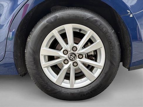 Used 2025 Toyota Camry LE image 9