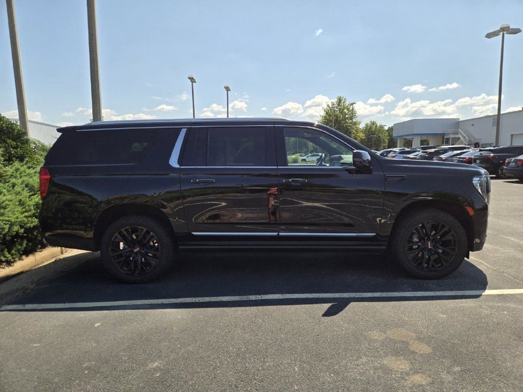Used 2023 GMC Yukon XL Denali w/ LPO, Floor Liner Package AWD/4WD image 2