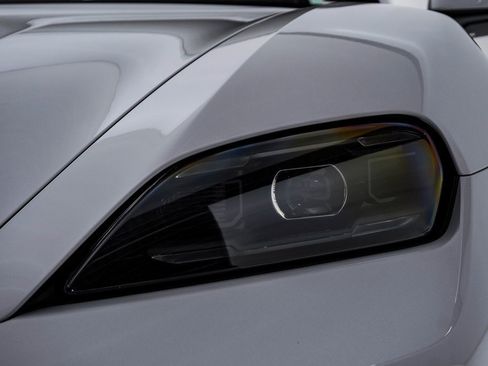 Certified 2025 Porsche Taycan image 7