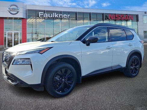 Certified 2023 Nissan Rogue SV w/ SV Premium B Package AWD/4WD image 3