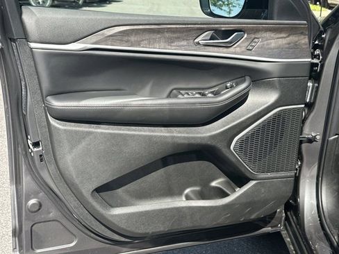 New 2026 Jeep Grand Cherokee L Limited RWD image 11