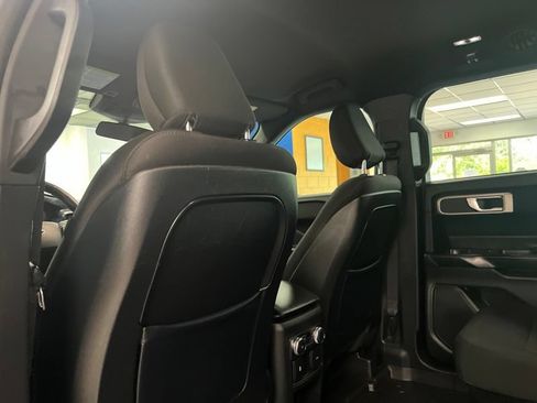 Used 2020 Ford Explorer XLT w/ Comfort Package AWD/4WD image 17