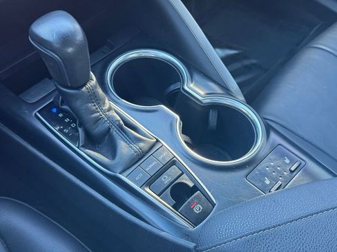 Used 2018 Toyota Camry XSE image 36