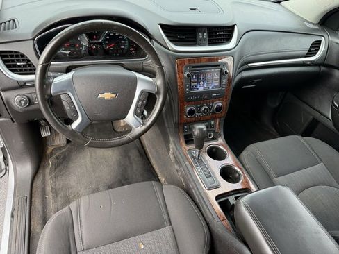 Used 2014 Chevrolet Traverse LT image 19
