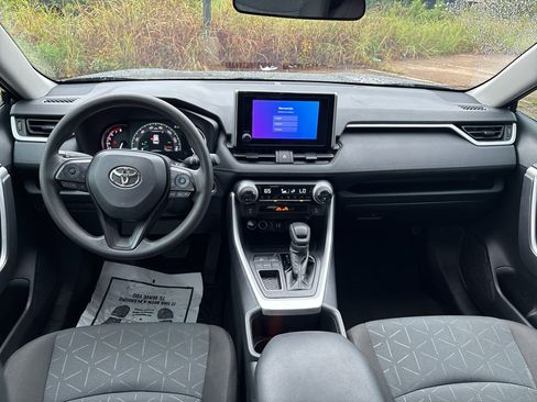 Used 2025 Toyota RAV4 XLE w/ Convenience Package FWD image 18