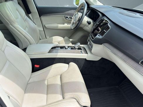 Used 2023 Volvo XC90 B6 Ultimate w/ Protection Package Premier AWD/4WD image 30