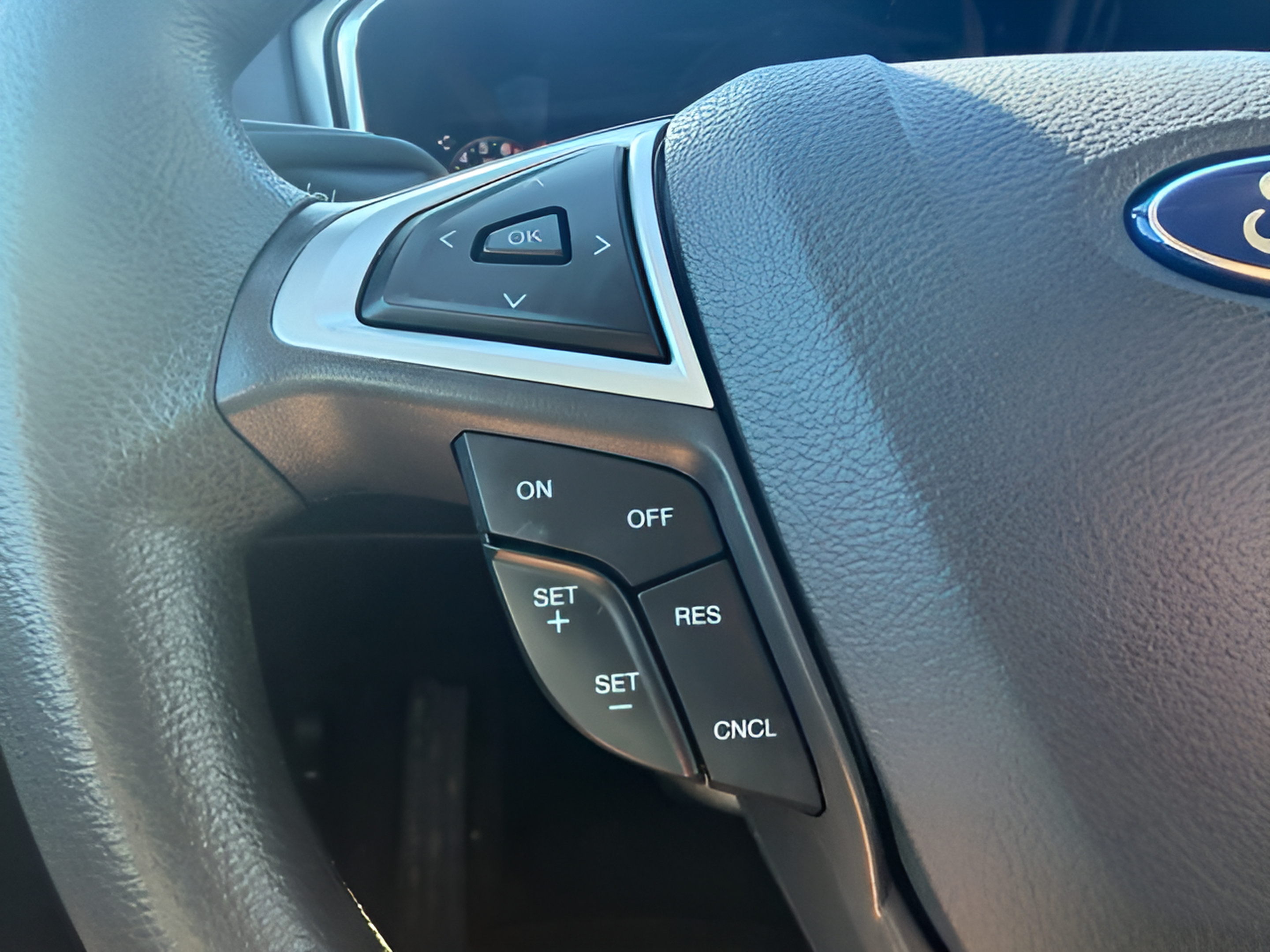 Used 2016 Ford Fusion SE FWD image 13